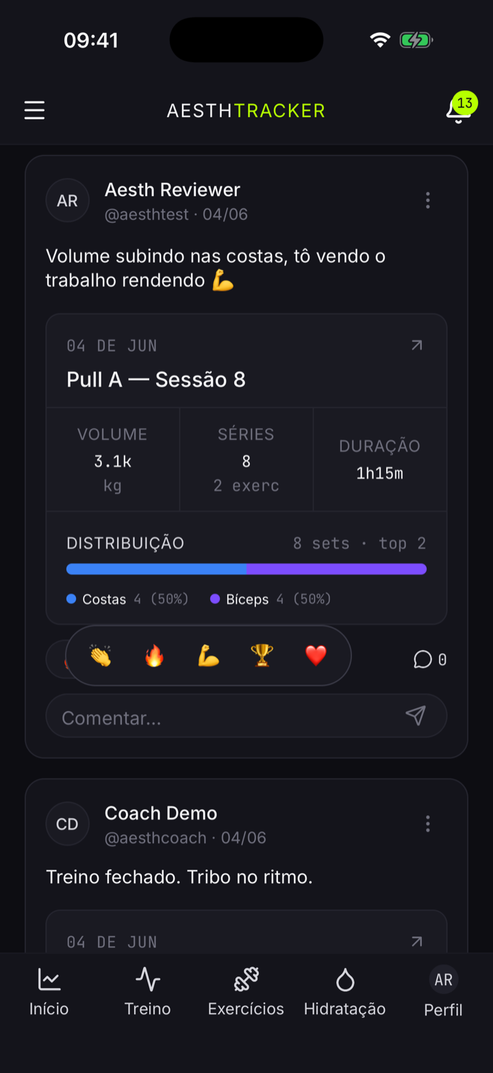 Feed da comunidade Aesth com um atleta compartilhando o treino Pull A e reações em emoji